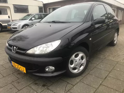 Peugeot 206 206; 1.4 3DRS Leuke auto met een nieuwe apk rondom gebruikssporen zie foto's