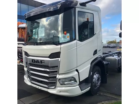 DAF XD 450 FAN 6x2 Road with HYVA Loader 20-6.2-S with bucking bar pin 40 containers up to 7m30