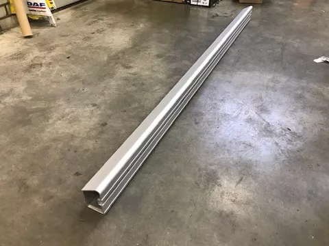 Diverse ALUMINIUM BALK L=2400 MM (NIEUW)