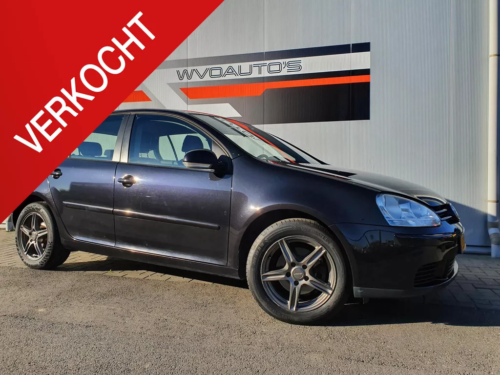 Volkswagen Golf 1.6 FSI Optive 3