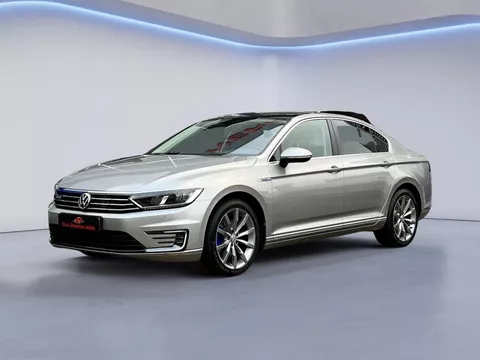 Volkswagen Passat 1.4 TSI GTE Origineel NL, NAP, Apple Carplay, ACC, Panorama dak, Virtual Cockpit, Leder/Alcantara, Stoelverwarming, ACC, 3-Zone Climate Control (MET GARANTIE*)