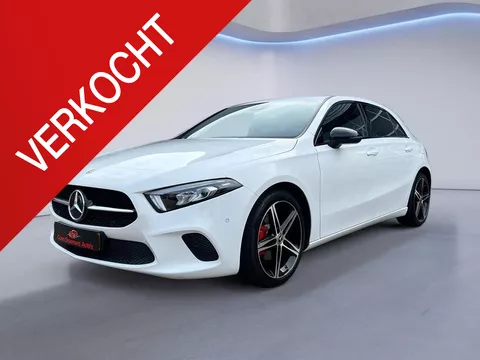 Mercedes-Benz A-klasse 180 Progressive Automaat / Apple Carplay / Cruise Control / Stoelverwarming / Sfeerverlichting / 18&quot; Lichtmetalenvelgen / Navigatiesysteem / Climate Control (MET GARANTIE*)