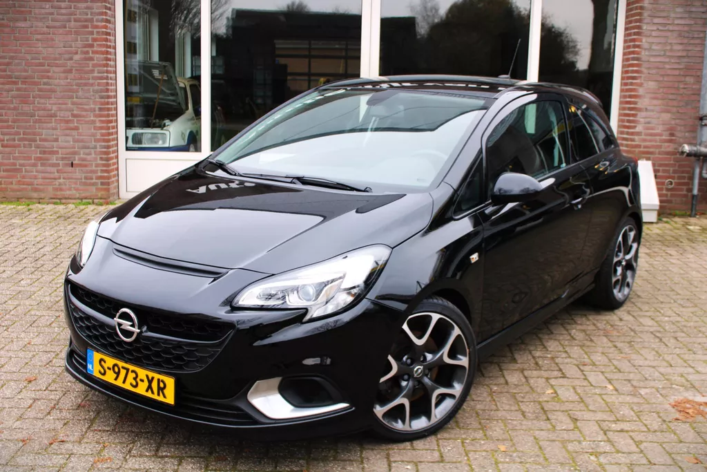 Opel Corsa 1.6 Turbo OPC LPG, Lederen bekleding, Parksens A, CC, climate controle, Bluetooh, Sportstoelen, Stoel verwarming, 18&quot; LMV