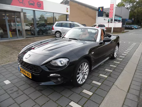 Fiat 124 Spider 1.4 MultiAir Turbo cabrio , airco, cruise control, sportvelgen, navigatie enz.