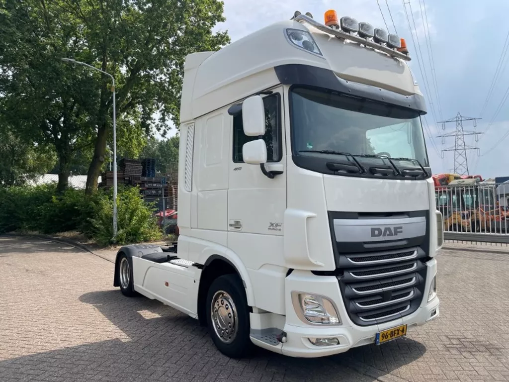 DAF XF106 SUPER SPACE CAB