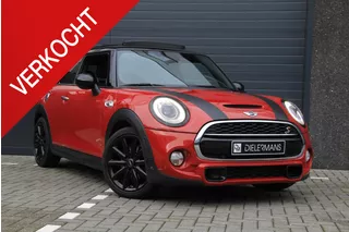 Mini Mini 2.0 Cooper S Chili Serious Business | Panoramadak | Full LED | Shadowline | Parkeersensoren | Bluetooth