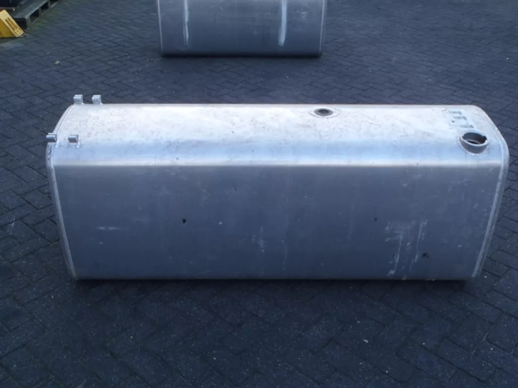 Renault 21821411 FUEL TANK 177X70X70 CM