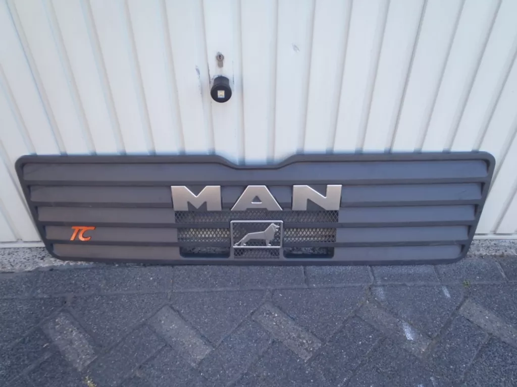 MAN 81.61150-0128 GRILLE