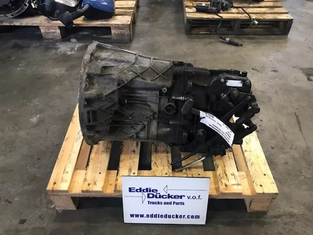 Mercedes-Benz A 906260510000 MANUEL TRANSMISSION 711680 SPRINTER 316 2.2 CDI