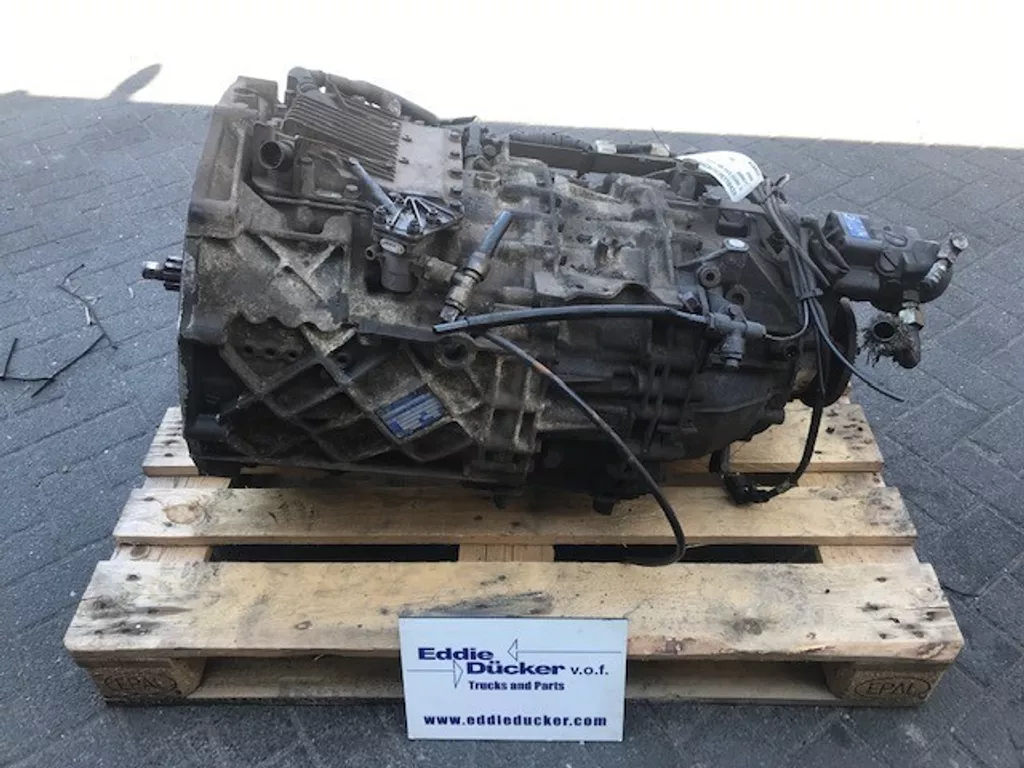 DAF 1681261 ZF ASTRONIC 12AS1930 TD RATIO 15.86-1.00 + 1675493 PTO+STUURPOMP CF85/XF95