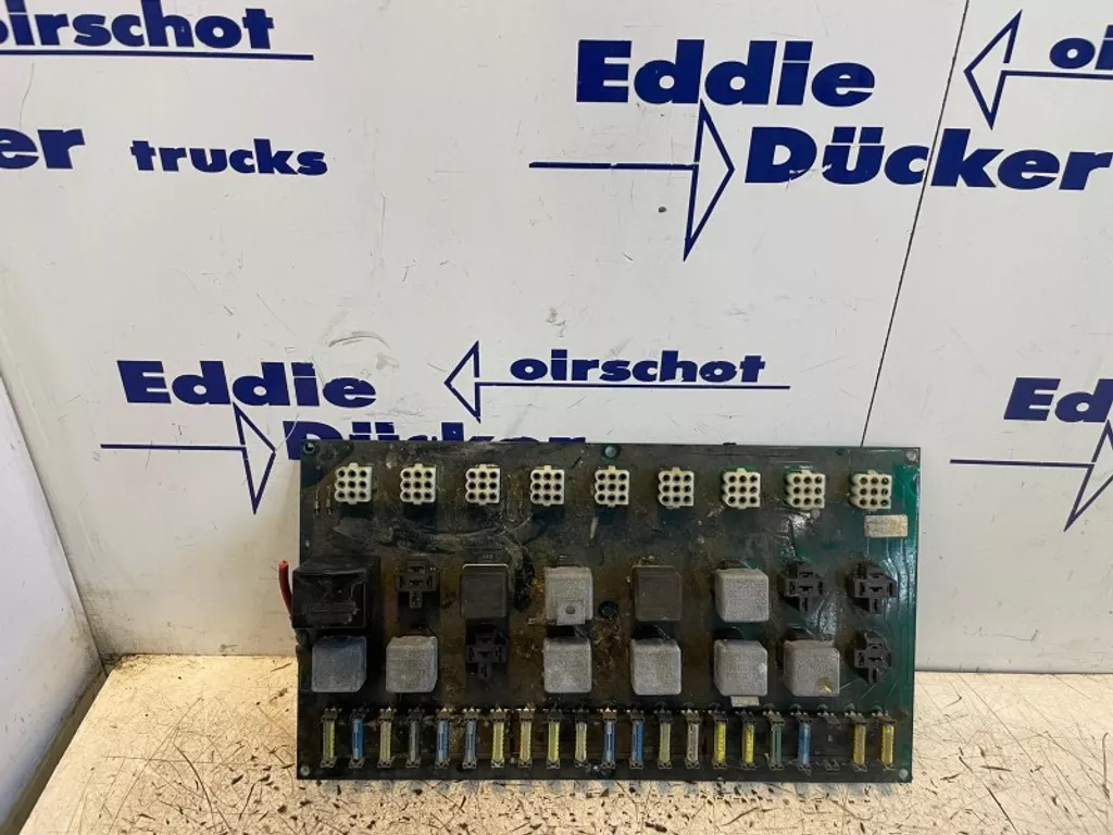 Volvo 1591816 FUSE BOX F10/F12/F16