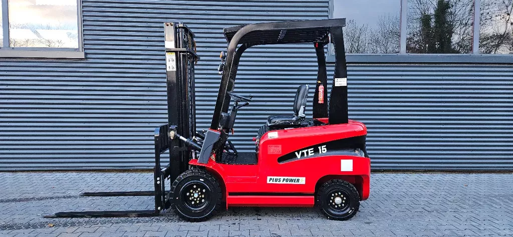 Wolf PLUS POWER VTE 15 electric forklift