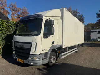DAF LF 180 Bakwagen met slaapcabine
