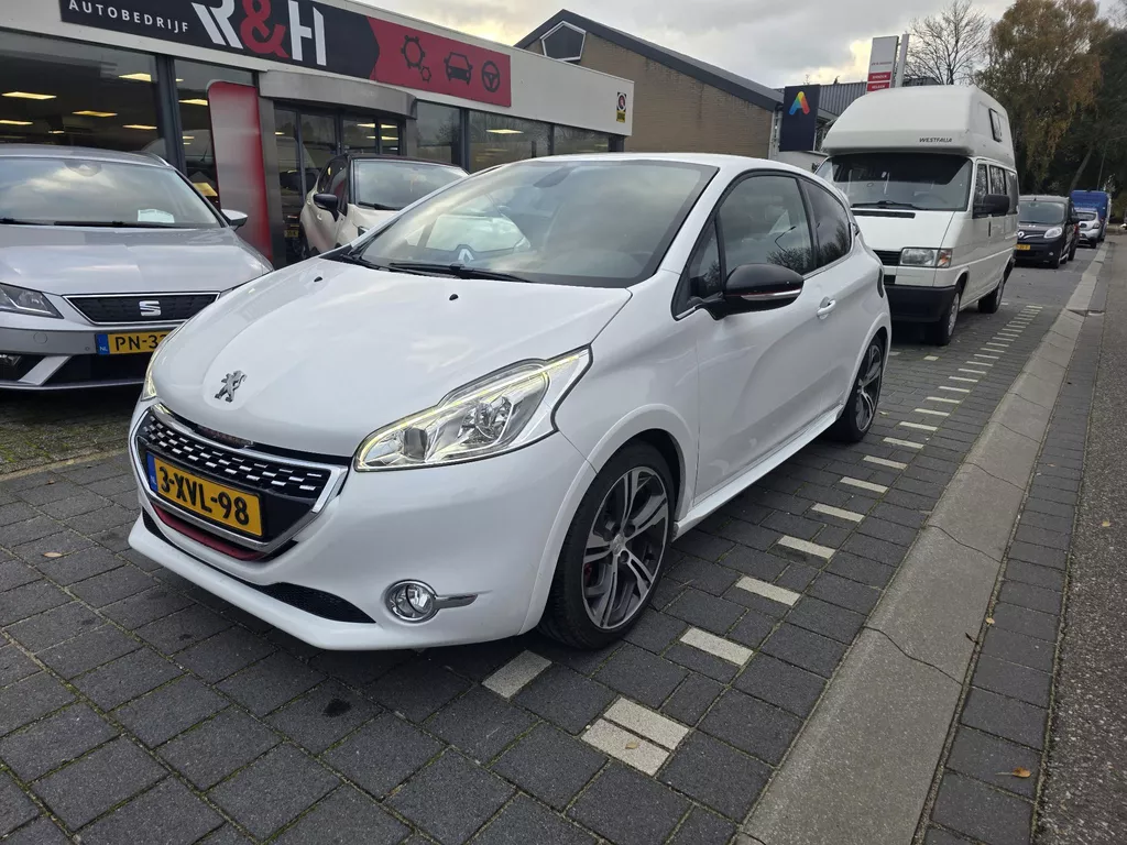 Peugeot 208 1.6 THP GTi zeer mooi dealer onderhouden en slechts 27500 km gelopen