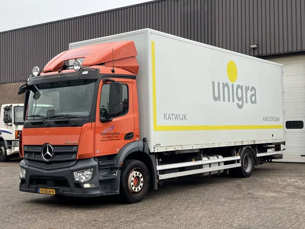 Mercedes-Benz Antos 1827 / BDF / Full air / Euro6 / Laadklep LBW 2000kg / Laadbak met luchtkussens / NL Truck