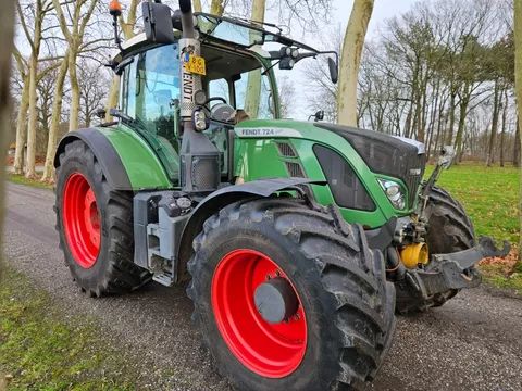 Fendt 724 scr Profi mit NEUE VARIO getriebe ( SOLD / VERKOCHT )