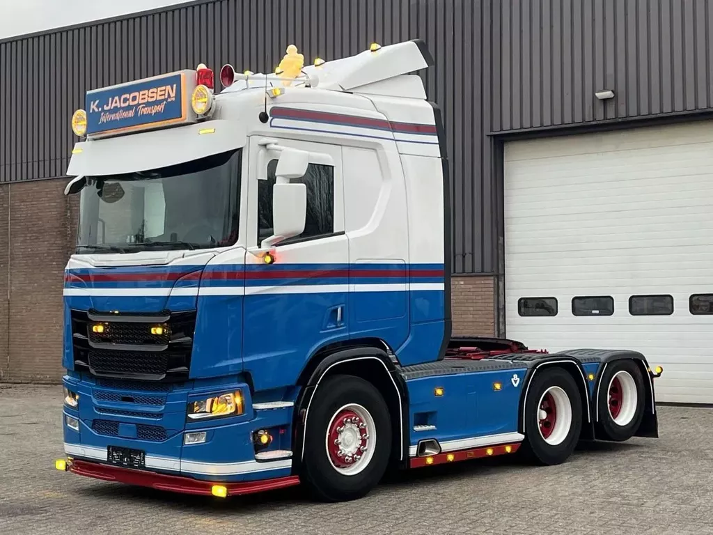 Scania R 530 V8 / Full Air / Retarder / 295 WB / Low cab / Special