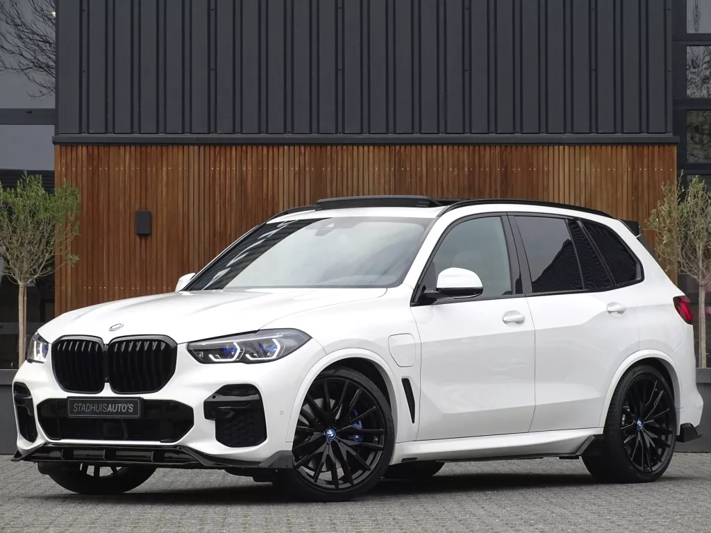 BMW X5 45e 394PK X-drive M-Sport / B&amp;W / Individual / Laser / Trekhaak