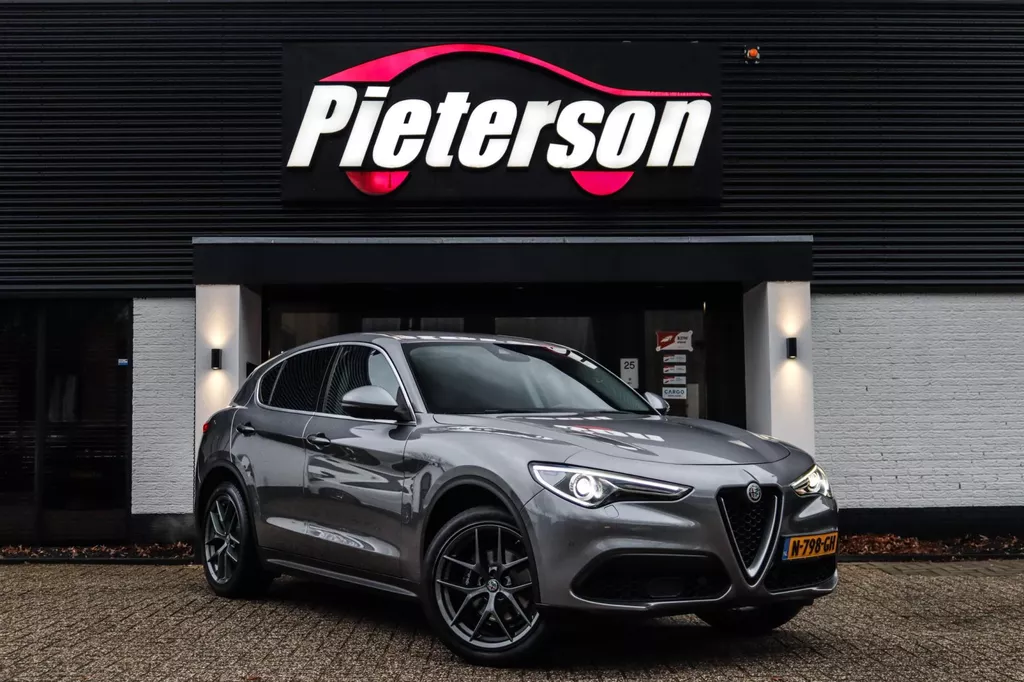 Alfa Romeo Stelvio 2.0 T AWD First Edition MEMORY CAMERA