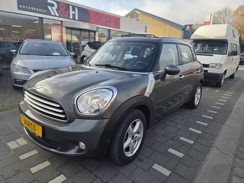 Mini Mini Countryman 1.6 Cooper Chili elektrisch panoramadak, clima, stoelverwarming, navigatie, enz