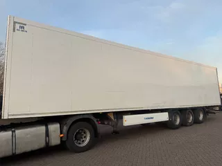 Krone 3-Ass gesloten oplegger APK 12-2025 Geisoleerde oplegger