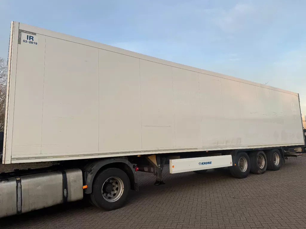 Krone 3-Ass gesloten oplegger APK 12-2025 Geisoleerde oplegger