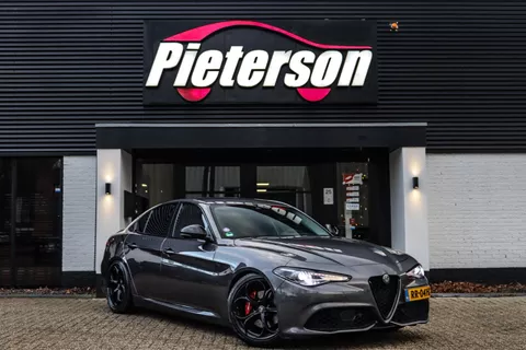 Alfa Romeo Giulia 2.0T Veloce SQUADRA 310PK NAP CAMERA ACC