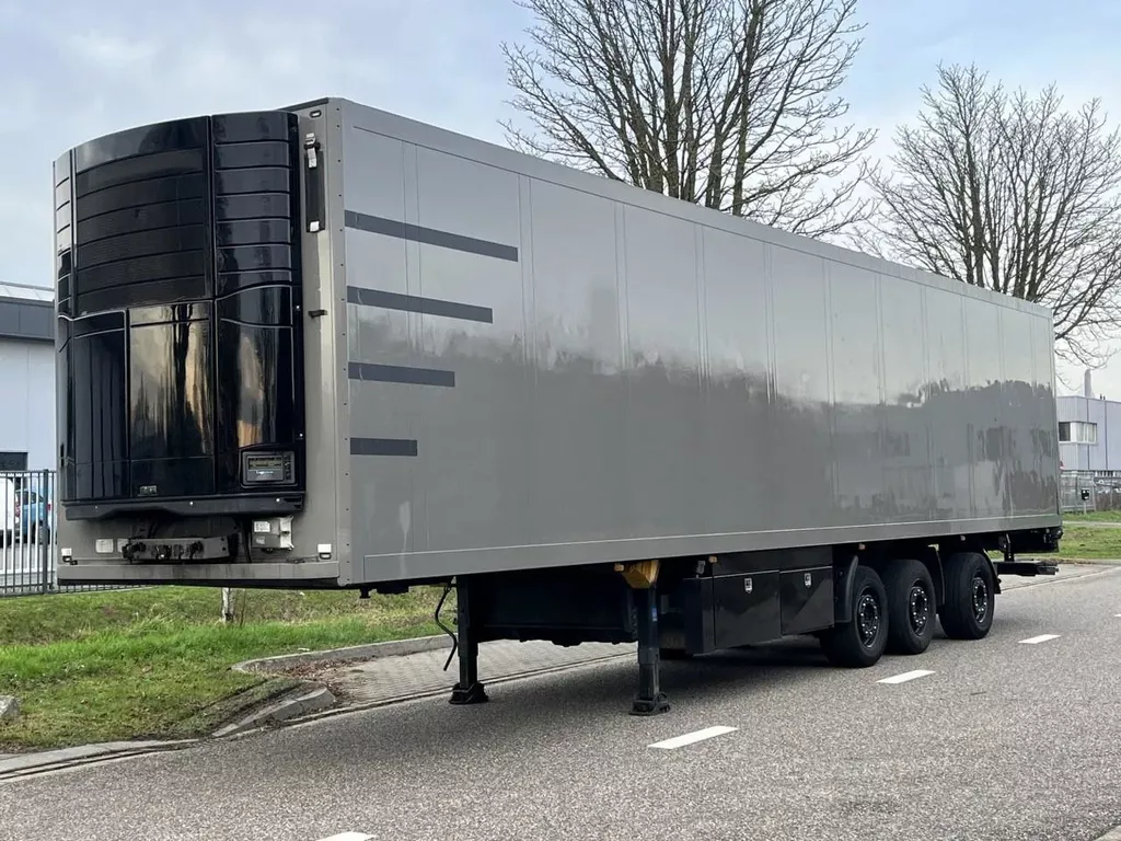 Schmitz Cargobull SKO 24 SKO 24 Bi - Multitemp Dubbele verdamper / Laadklep / Stuuras / Liftas / SAF Schijf / Nieuwe APK / NL Trailer