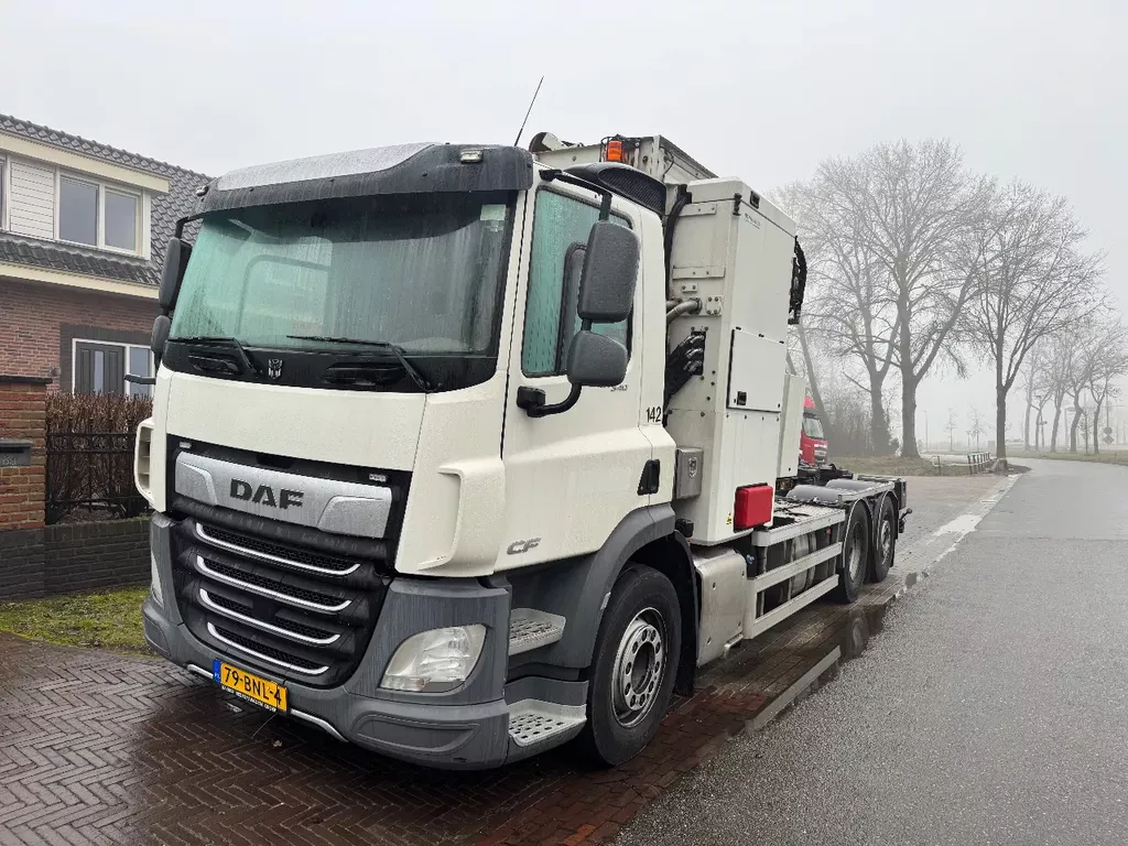 DAF CF 340 6 x 2 zijlader Kettingsysteem 151000 Kilometer