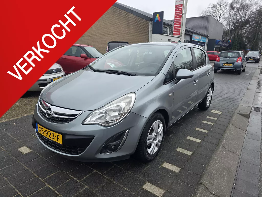 Opel Corsa 1.2-16V Rhythm Opel Corsa 1.2-16V Cosmo 5 deurs , airco, cruise control, sportvelgen