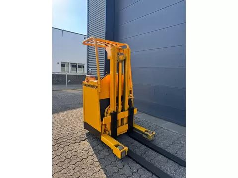 Jungheinrich 1T elektrische reachtruck