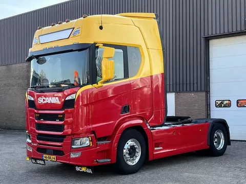 Scania R R450 / Retarder / Full Air / PTO / Hydrauliek / New smarttacho Gen2V2 / Parking airco / Full spoiler / Leather/ Navi / NL Truck