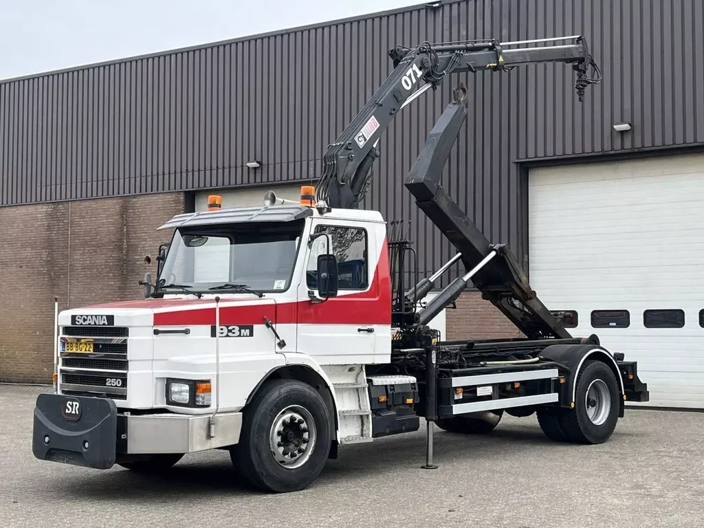 Scania T T93 M - 250 / Manual / Full Steel / Crane / Hooklift / Only 337.879 km / 1st owner / Torpedo - Hauber / NL Truck