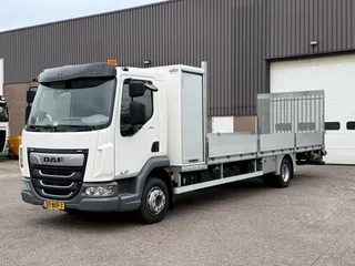 DAF LF 180 FA / Only 15.132 km !! / Oprijwagen Machinetransporter / Lier / Oprijklep / NIEUWSTAAT !! / BJ: 10-2021 / NL Truck