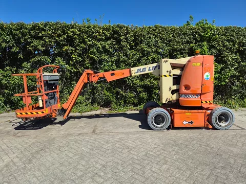 JLG E300AJP