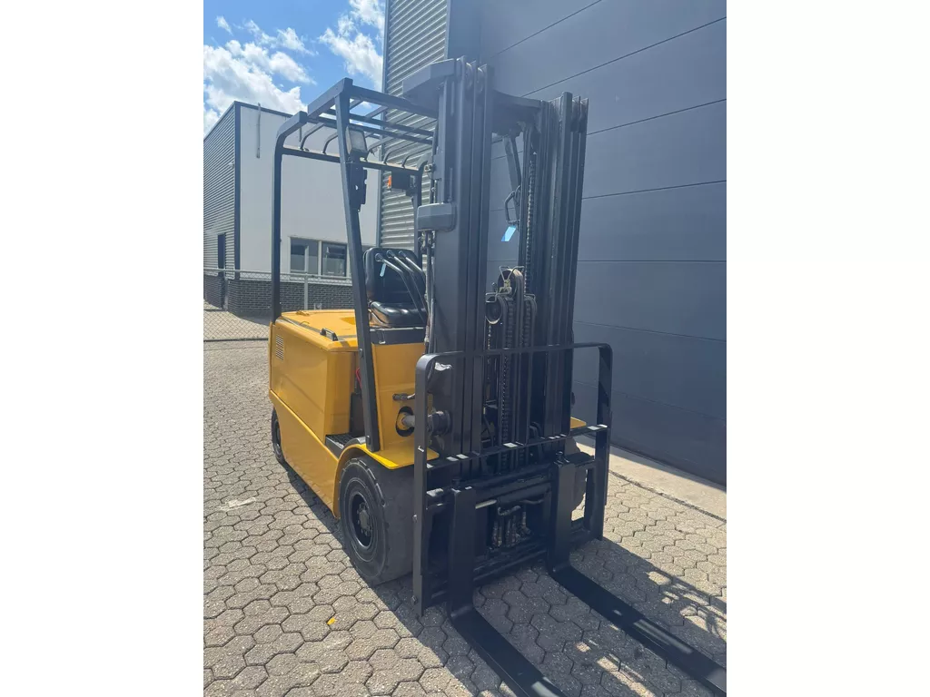 Caterpillar EP25K 2,5 ton elektrische heftruck