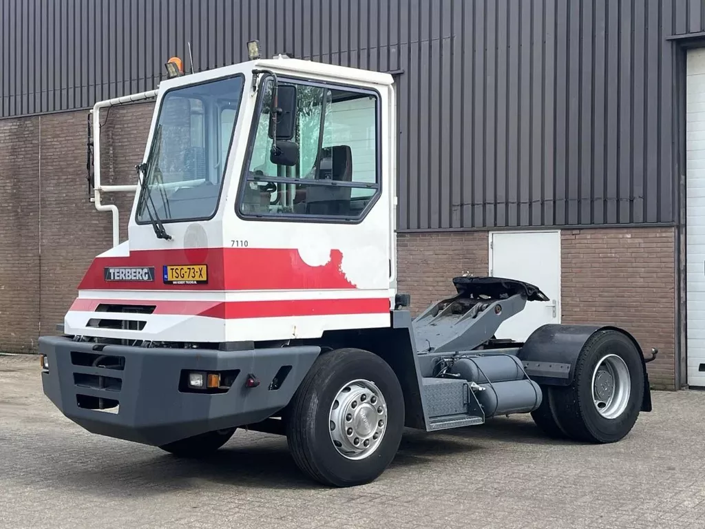 Terberg YT 180 / Rangeertrekker Terminaltrekker / Hefschotel / Eigen kenteken / 45km/h