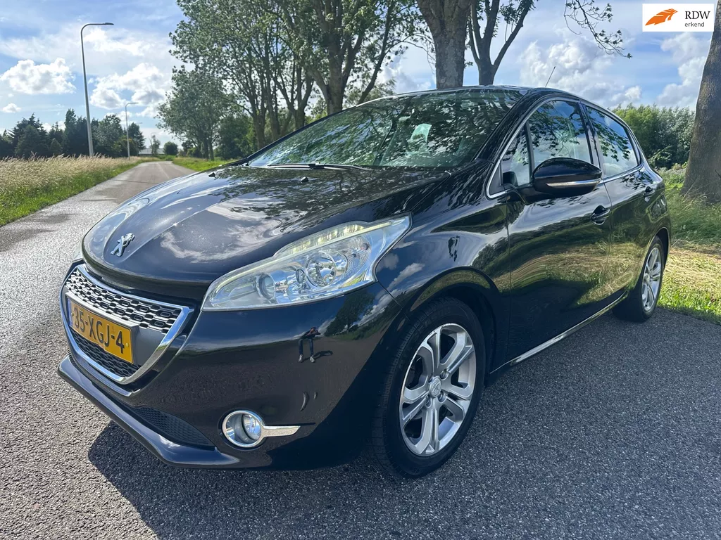 Peugeot 208 1.4 VTi Allure|pano|trekhaak|cruise control|95pk