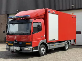 Mercedes-Benz Atego 1018 970.04 / Only 22.395 km !!! / Ex Brandweer / Lier / Lichtmast / Laadklep / Trekhaak + Vangmuil / NL Truck