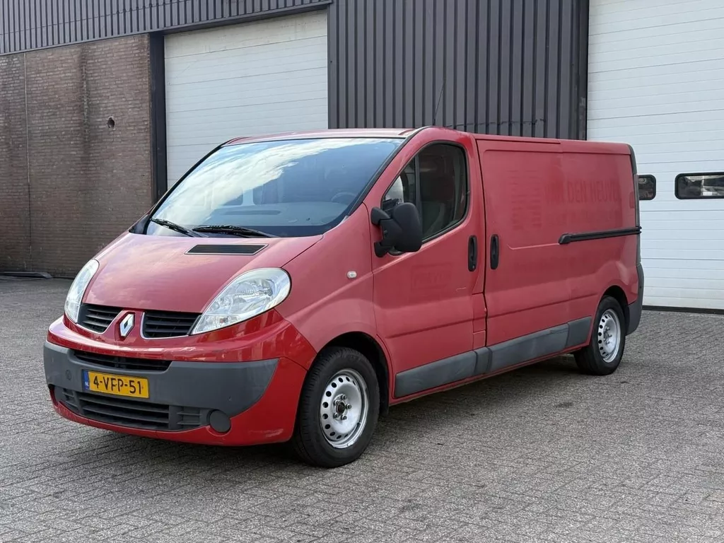 Renault Trafic T29 L2/H1 2.0 DCI 66KW E4 / Generique / Airco / Zijdeur / APK 11-2026 / Trekhaak / 2 x Schuifdeur / 3 zitplaatsen