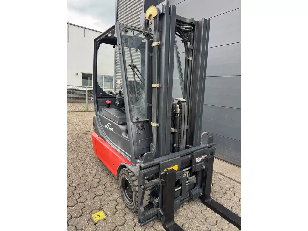 Linde E16C-02 1,6 ton elektrische heftruck