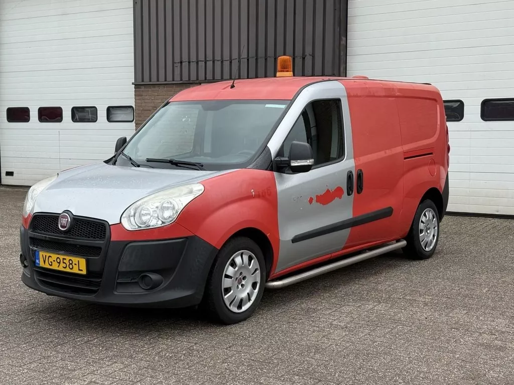 Fiat Dobl&ograve; Cargo 1.4 T-Jet Natural Power Maxi / Ge&iuml;soleerde laadruimte