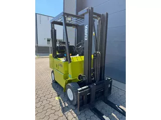 Clark GPM 20S 2 ton LPG heftruck