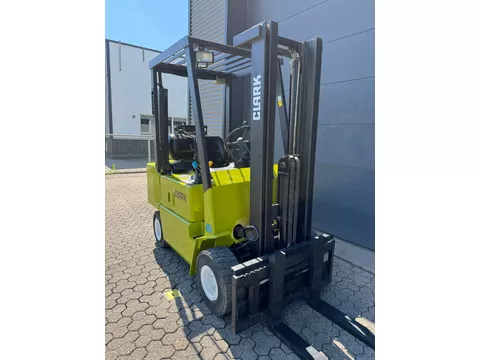 Clark GPM 20S 2 ton LPG heftruck