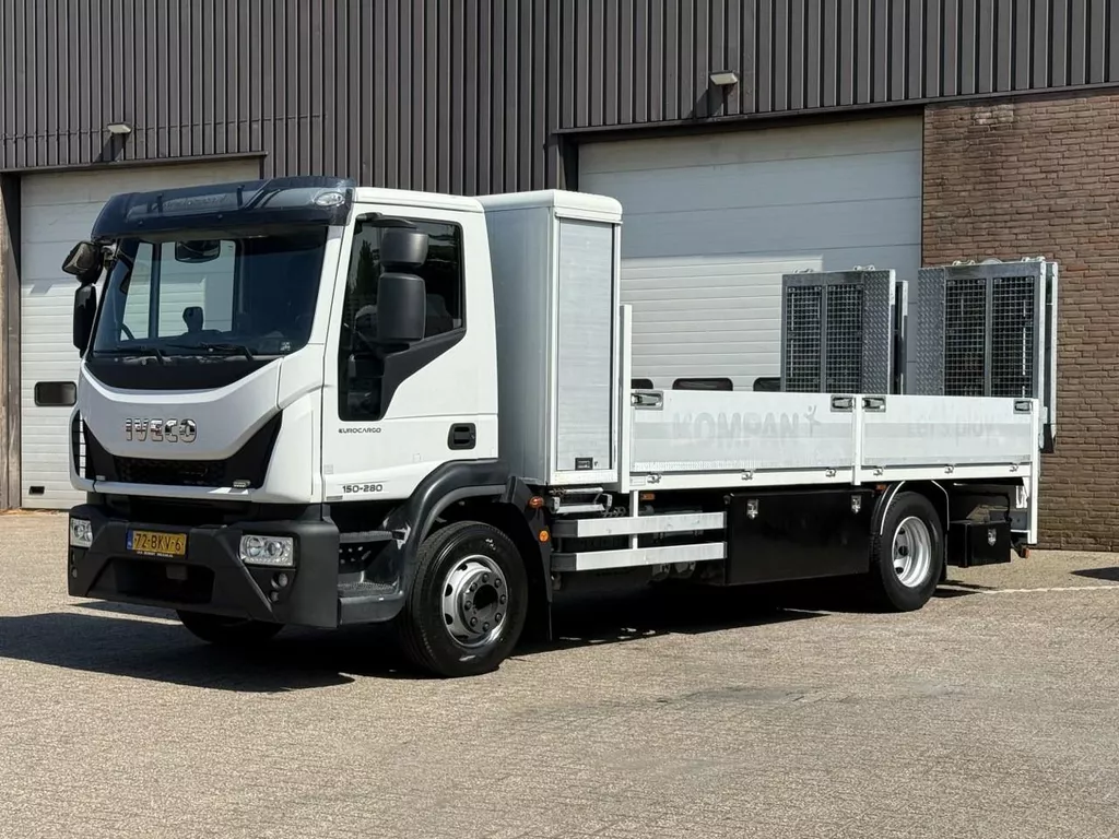 Iveco Eurocargo 150 150E 280 / Oprijwagen / Only 261.852 km / Euro6 / Navi / Camera / 15 tonner / SPECIAL !!