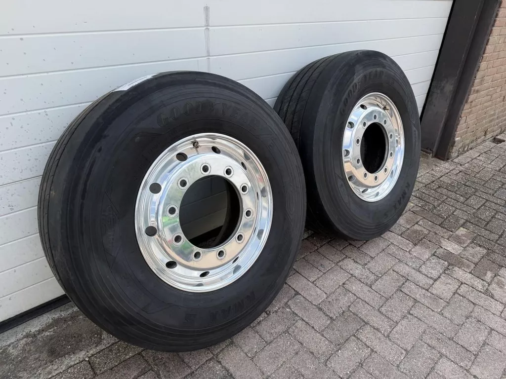 Alcoa Dura bright velgen Dura bright velgen 2 x Stuuras 4 x Trekas incl. banden