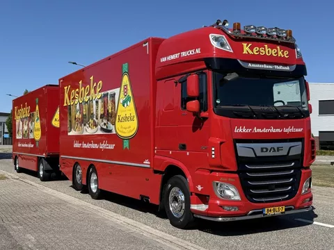 DAF XF 480 FAN / Only 322.623 km / 6x2 / Stuur-Liftas / Leder pakket / Laadklep LBW Lift / Pacton schamelaanhangwagen / Ex Augurkenkoning / NL Truck