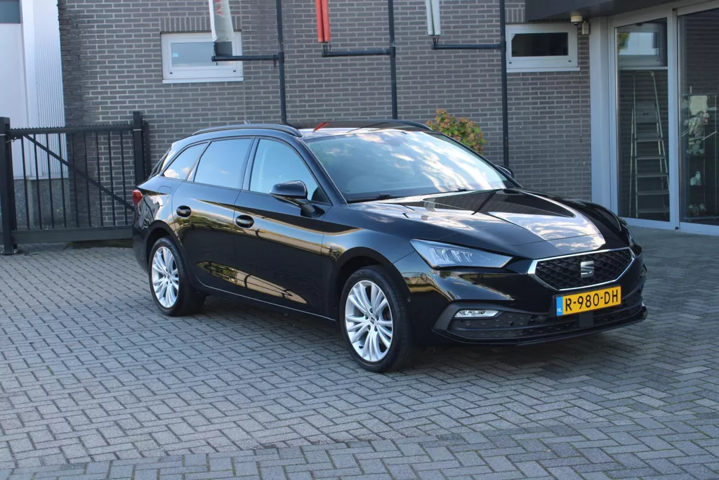 SEAT Leon Sportstourer 1.0 TSI Style Business Intense Led/17inch/Adaptive