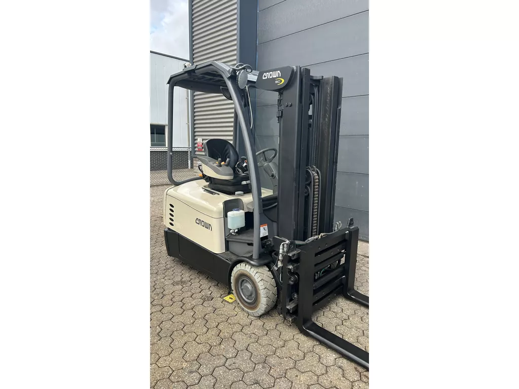 Crown SC5340 1,6 ton elektrische heftruck