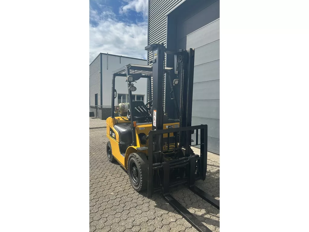 Caterpillar GP25N 2,5 ton LPG heftruck